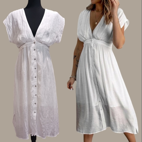 Magnolia Boutique Dresses & Skirts - Magnolia Boutique Plunge Neck Button Front Gauze Dress